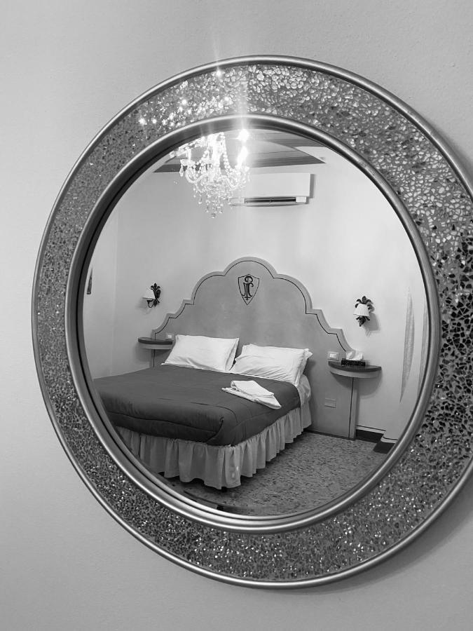 مونتيفاركي Palazzo Mari Suite & Rooms B&B المظهر الخارجي الصورة