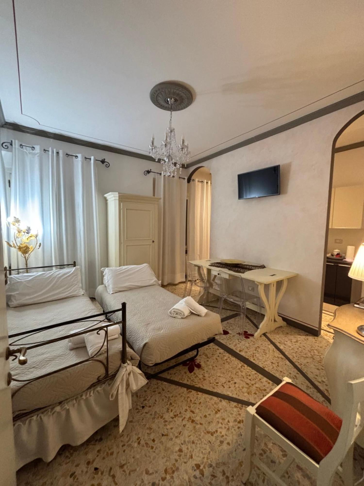 مونتيفاركي Palazzo Mari Suite & Rooms B&B المظهر الخارجي الصورة