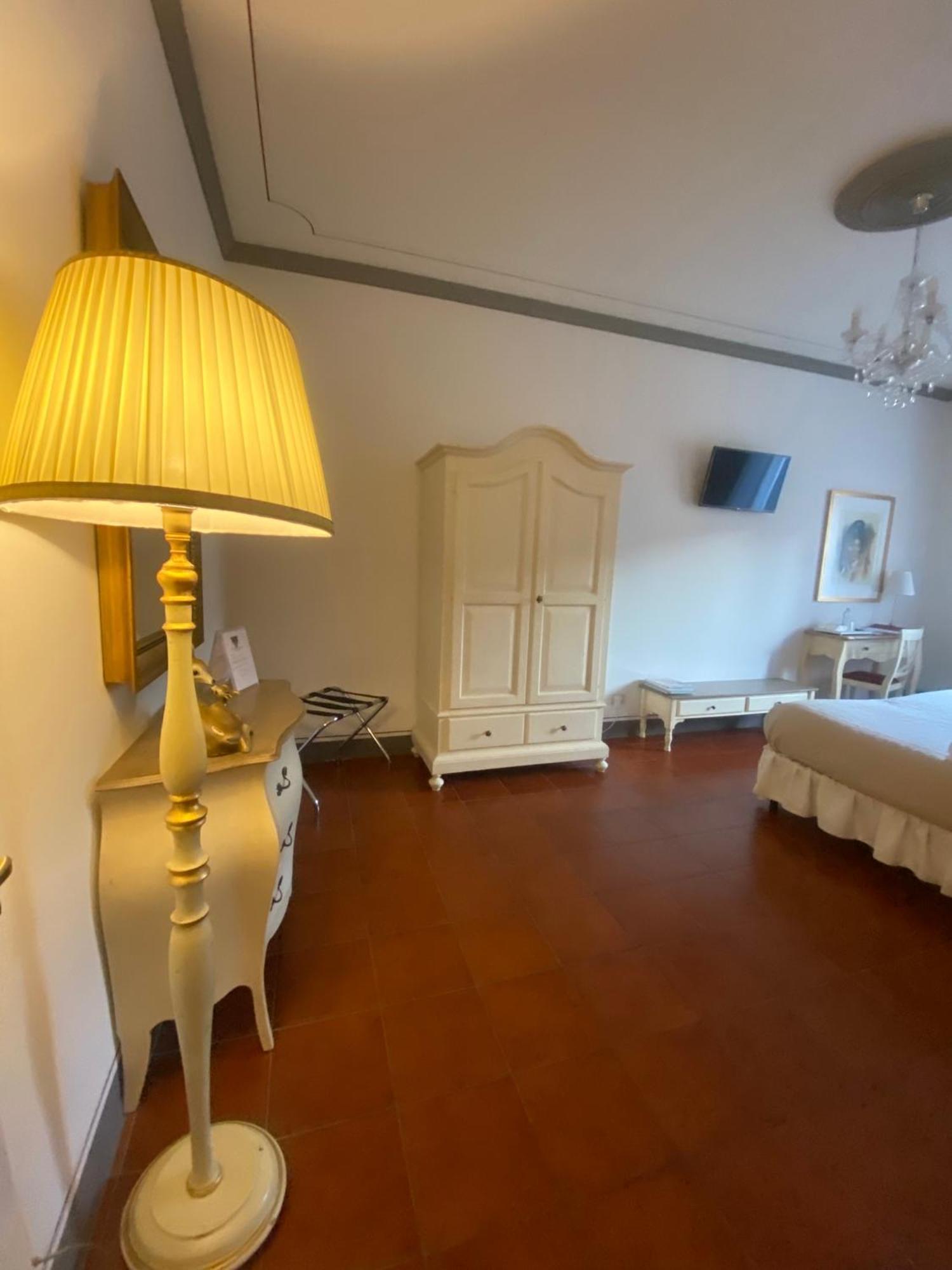 مونتيفاركي Palazzo Mari Suite & Rooms B&B المظهر الخارجي الصورة