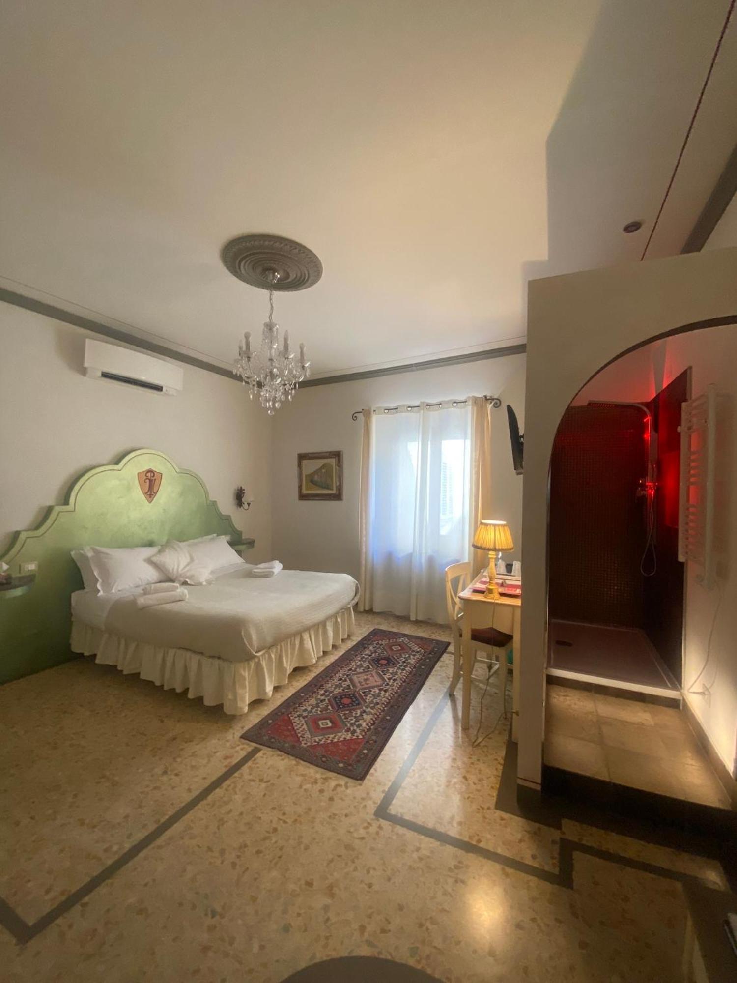 مونتيفاركي Palazzo Mari Suite & Rooms B&B المظهر الخارجي الصورة