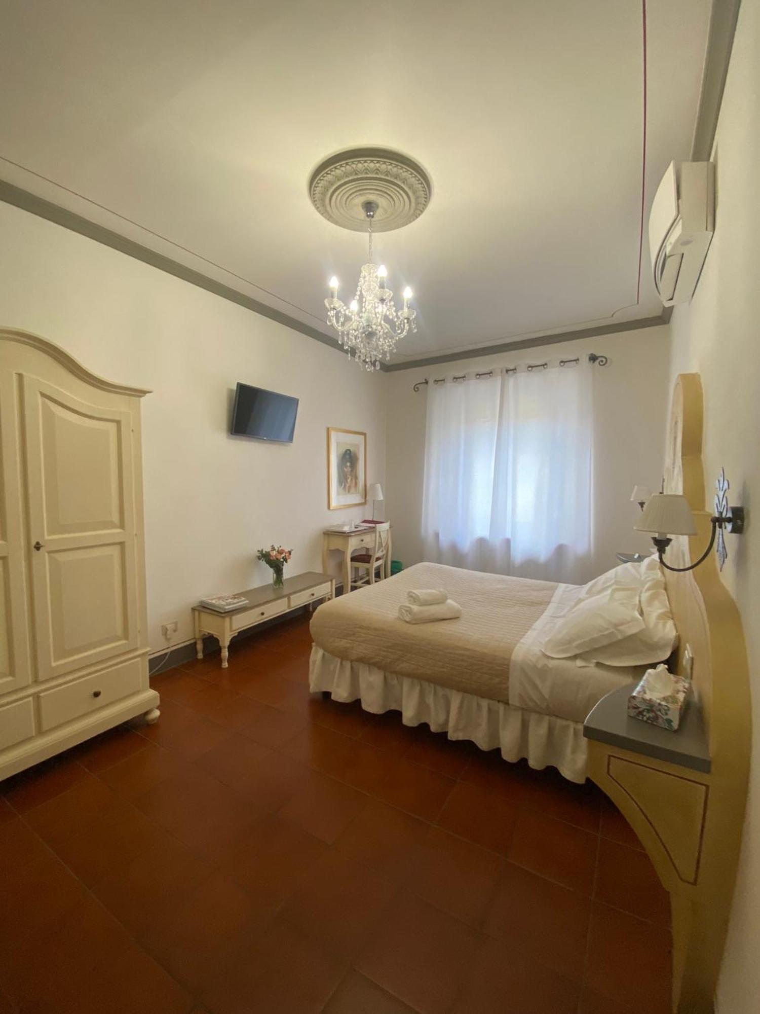 مونتيفاركي Palazzo Mari Suite & Rooms B&B المظهر الخارجي الصورة