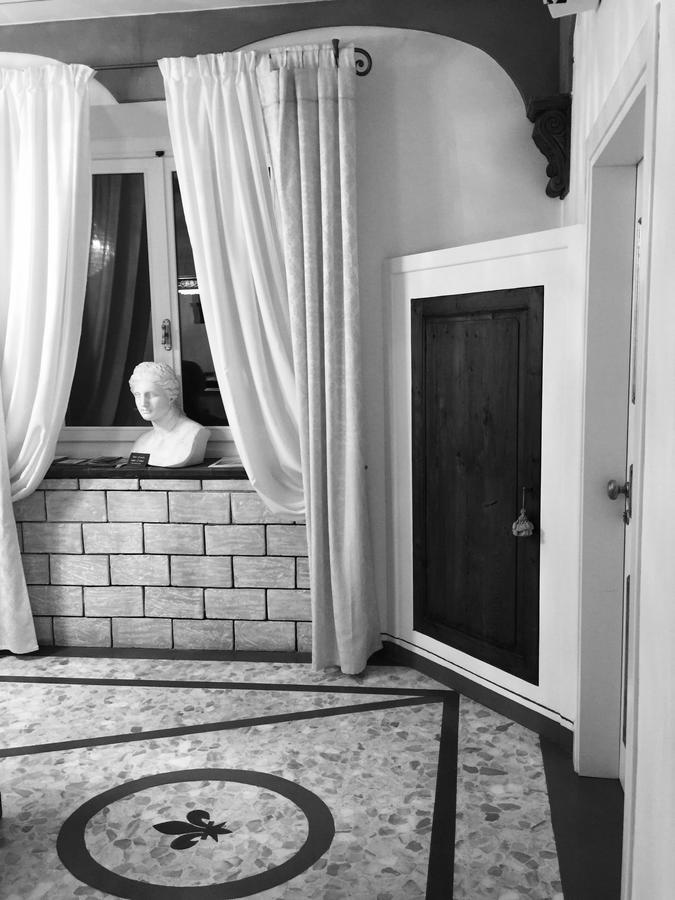 مونتيفاركي Palazzo Mari Suite & Rooms B&B المظهر الخارجي الصورة